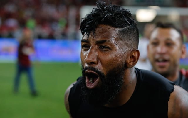 Rodinei se despede do Flamengo e publica vídeo emocionante antes de ir para o Olympiacos