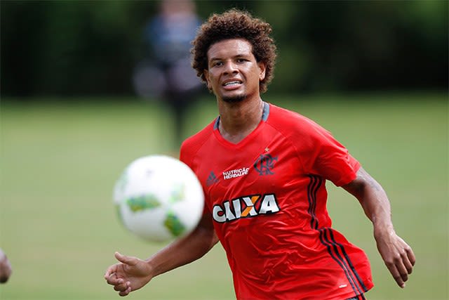 Novidade! Após audiência com Bota, Arão se junta ao Flamengo em Vitória