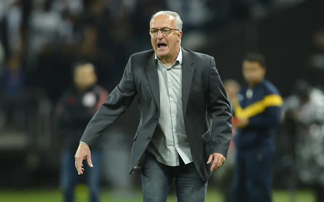 De Neymar a Diego Alves: Dorival Jr. tem histórico de bater de frente com “medalhões”