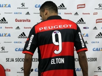 Novo camisa 9 do Flamengo, Elton assustou clubes com pedida de R$ 180 mil de salário