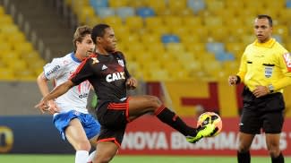 Em nota oficial, Flamengo nega envolvimento em ação de Elias contra Sporting