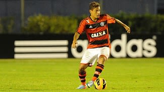 Barrado, Carlos Eduardo passa por nova preparação especial