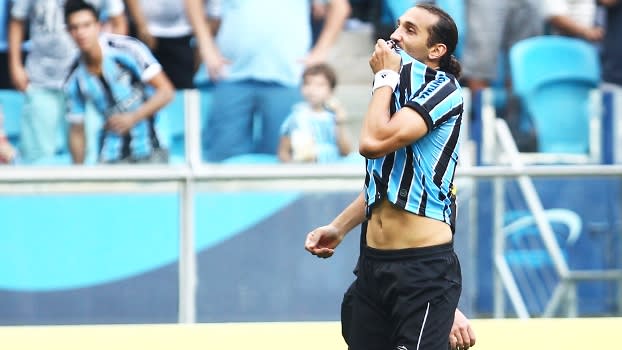 Jogadores valorizam espírito de luta do Grêmio em vitória sobre o Corinthians