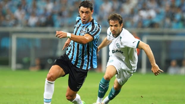 Apesar de empate, Giuliano vê bom jogo em sua estreia no Grêmio