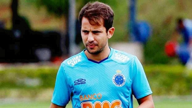 Jornalista revela interesse da Juventus em Éverton Ribeiro; Cruzeiro nega aproximação