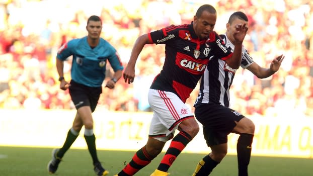 Arbitragem e cera do Santos irritam Flamengo, e Alecsandro bate boca com repórter