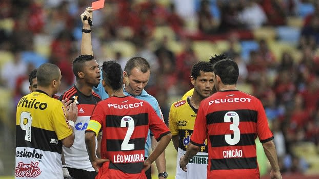 Meia do Criciúma considera goleada injusta e comemora semana sem jogos