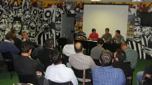 Clubes se reúnem no Rio, mas aguardam novo encontro na Federação Paulista para anúncio de boicote à Copinha