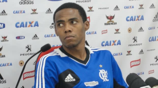 Sem acerto para ficar no Flamengo, Elias desembarca em Portugal nesta quinta-feira