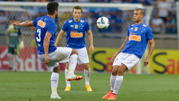 Time misto do Cruzeiro sofre, mas vence ABC no Mineirão com gol no fim