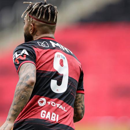 Veja como Gabigol mudou nome em camisa