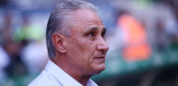 Tite é moderno: Estratégia de chutão e correria no futebol atual