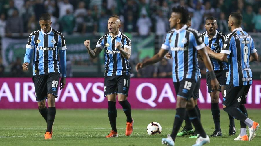 Grêmio escala Everton e Tardelli para pegar o São Paulo; veja o time