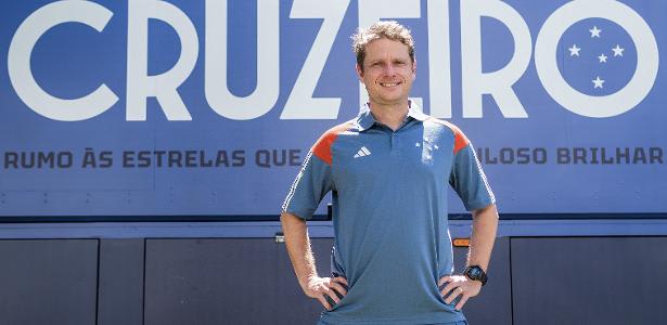 Cruzeiro anuncia Fernando Seabra como novo técnico para a temporada de futebol