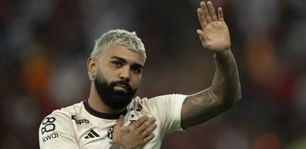 SURPRESA! Gabigol surpreendido com abraço da torcida do Flamengo em Manaus