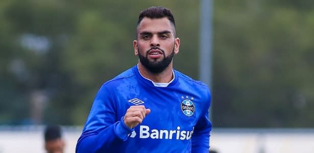 Maicon ainda não vê Grêmio como postulante ao título: Está embolado