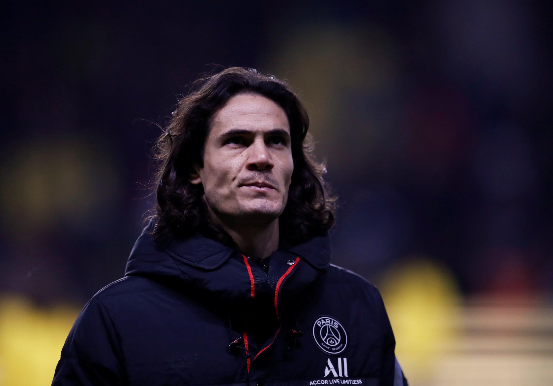 Vale investir? Cavani sinaliza que deseja jogar no Brasil e grandes clubes monitoram o atacante