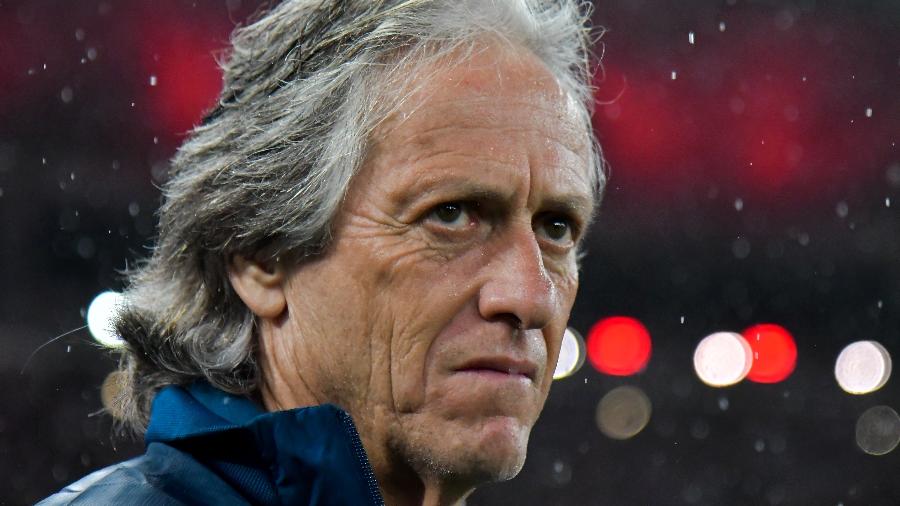 Jorge Jesus perdeu uma oportunidade de ficar quieto, diz Edmundo