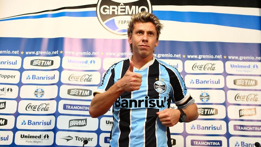 Após aposentadoria por lesão, Gabriel se aproximam de novo contrato com Grêmio