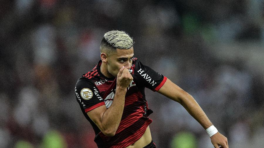 Flamengo vai até o limite por Andreas e usa tempo antes de definir compra