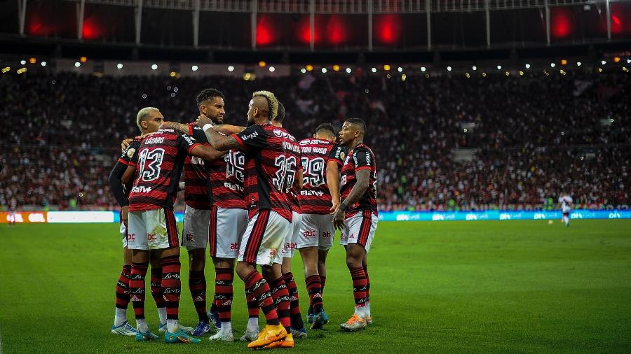 Em alta, Flamengo inicia mês com decisões; veja calendário