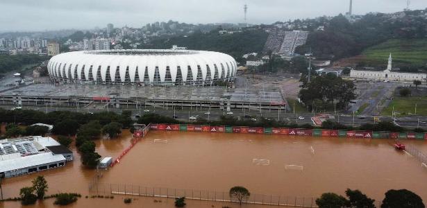 Inter utiliza barco em centro de treinamento durante enchentes; Grêmio descreve cenário caótico