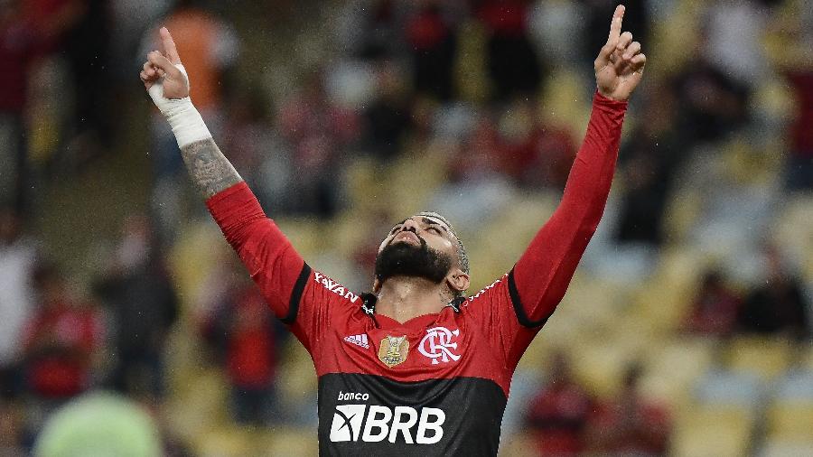 Atacante exalta marca de 100 gols pelo Flamengo: Nasci para jogar aqui