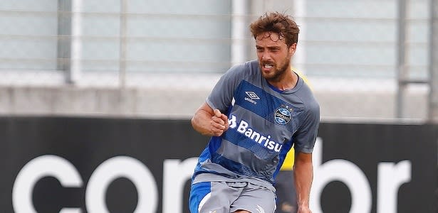 Maxi fratura a mão e para por um mês. Grêmio chega a sete baixas