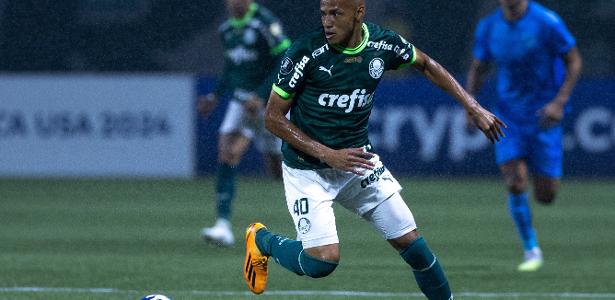 Abel escala John John no lugar de Veiga em Grêmio x Palmeiras; confira escalações.