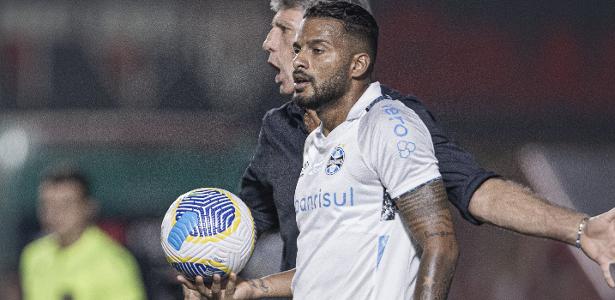 Grêmio empata no fim, mas corre o risco de ser lanterna.