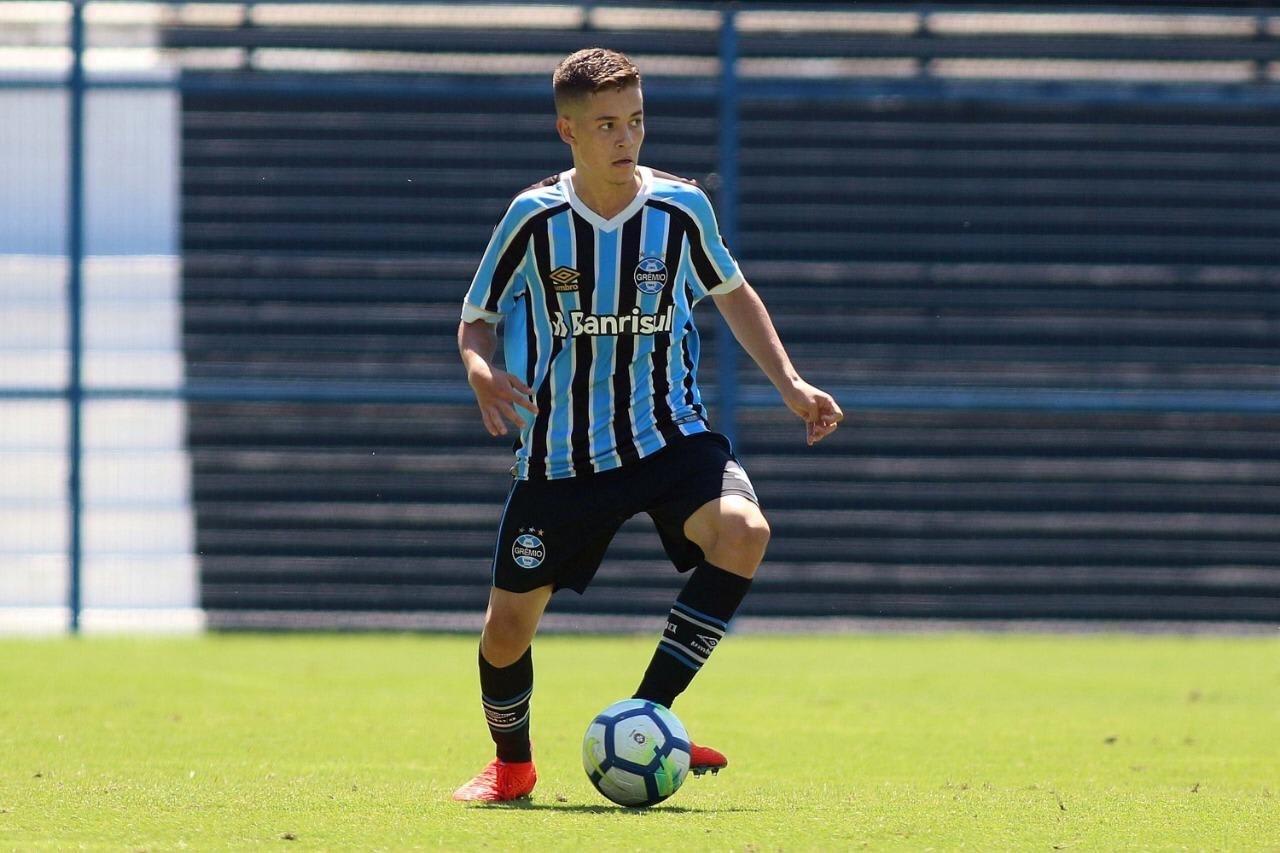 Grêmio renova com campeão mundial sub-17 e estipula multa de R 319 milhões; veja detalhes