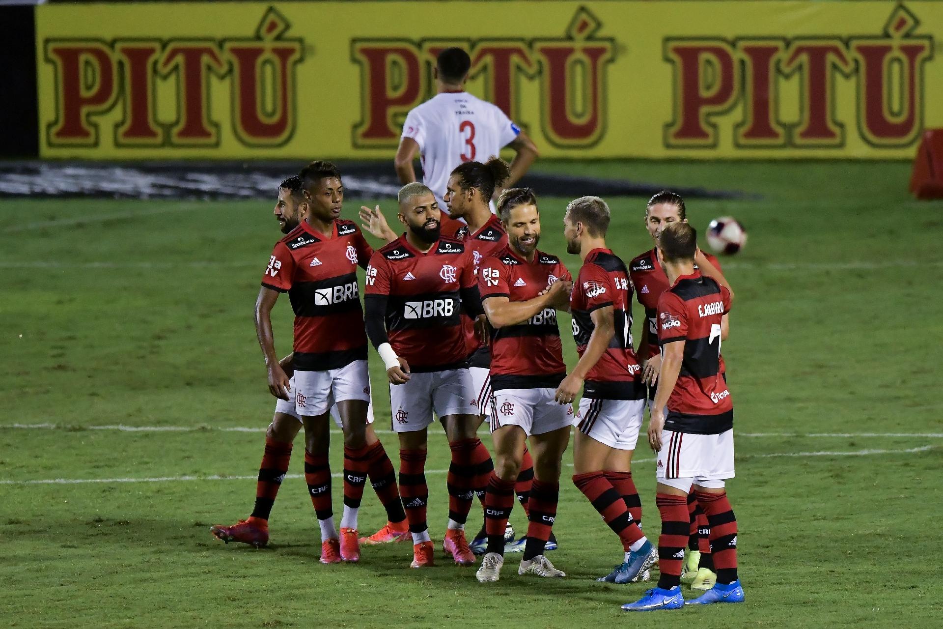 Juca Kfouri: Flamengo sai na frente e tem um time melhor que o Palmeiras