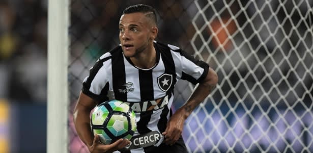 Emprestado, Guilherme vira jogador no Botafogo e surpreende Grêmio