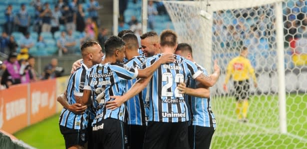 Grêmio enfrenta Vasco para acumular pontos de olho em mês pesado