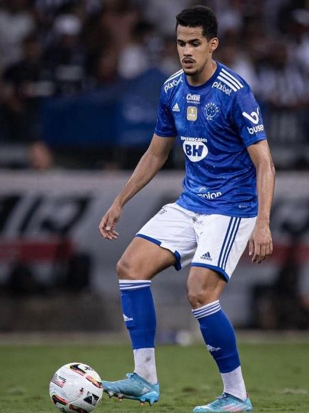 Chegada de Zé Ivaldo abre disputa por posição em zaga do Cruzeiro