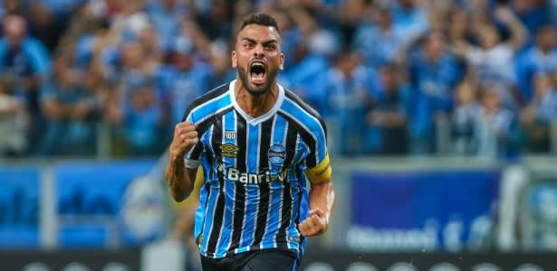 GOOOL DO GRÊMIO! Maicon perde pênalti, mas confere no rebote