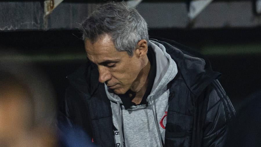 Após novo tropeço, Paulo Sousa comenta grande pressão sobre si no Flamengo: Há coisas que não posso controlar