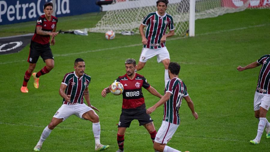 Flamengo solicita que rivais mandem mensagem por aplicativo por direito de arena