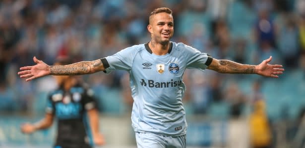 Luan faz tratamento para voltar ao Grêmio contra o Atlético-PR