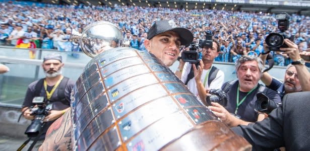 Medalha sempre junto e alô de Jesus e Neymar. Luan conta vida após título