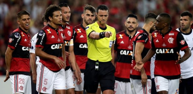 [ENQUETE] Quem deve ser o substituto de Cuellar na estréia da Libertadores