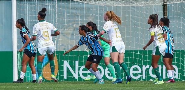 Palmeiras vence Grêmio e sobe na tabela do Brasileiro feminino.