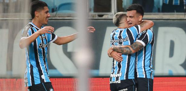 Cristaldo decide e Grêmio vence Cuiabá em partida com choques de cabeça