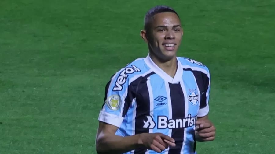 Grêmio recebe oferta de 14 milhões de euros por lateral Vanderson