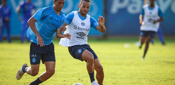 Grêmio: Braithwaite participa de treino após empate com Corinthians, trazendo novidades.