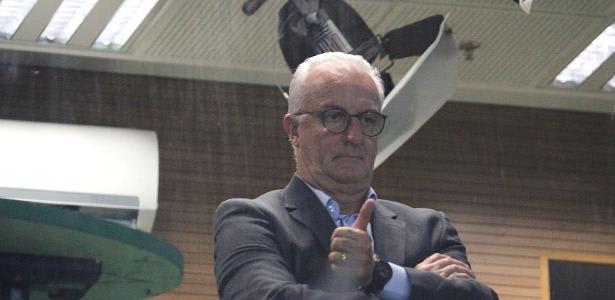 Dorival observa Fla x Botafogo em busca de convocação para seleção.