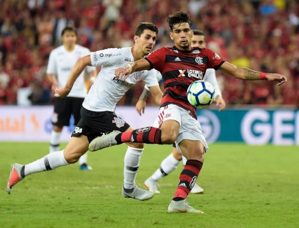 Flamengo faz um gol a cada 86 cruzamentos e sofre com insistência em fórmula