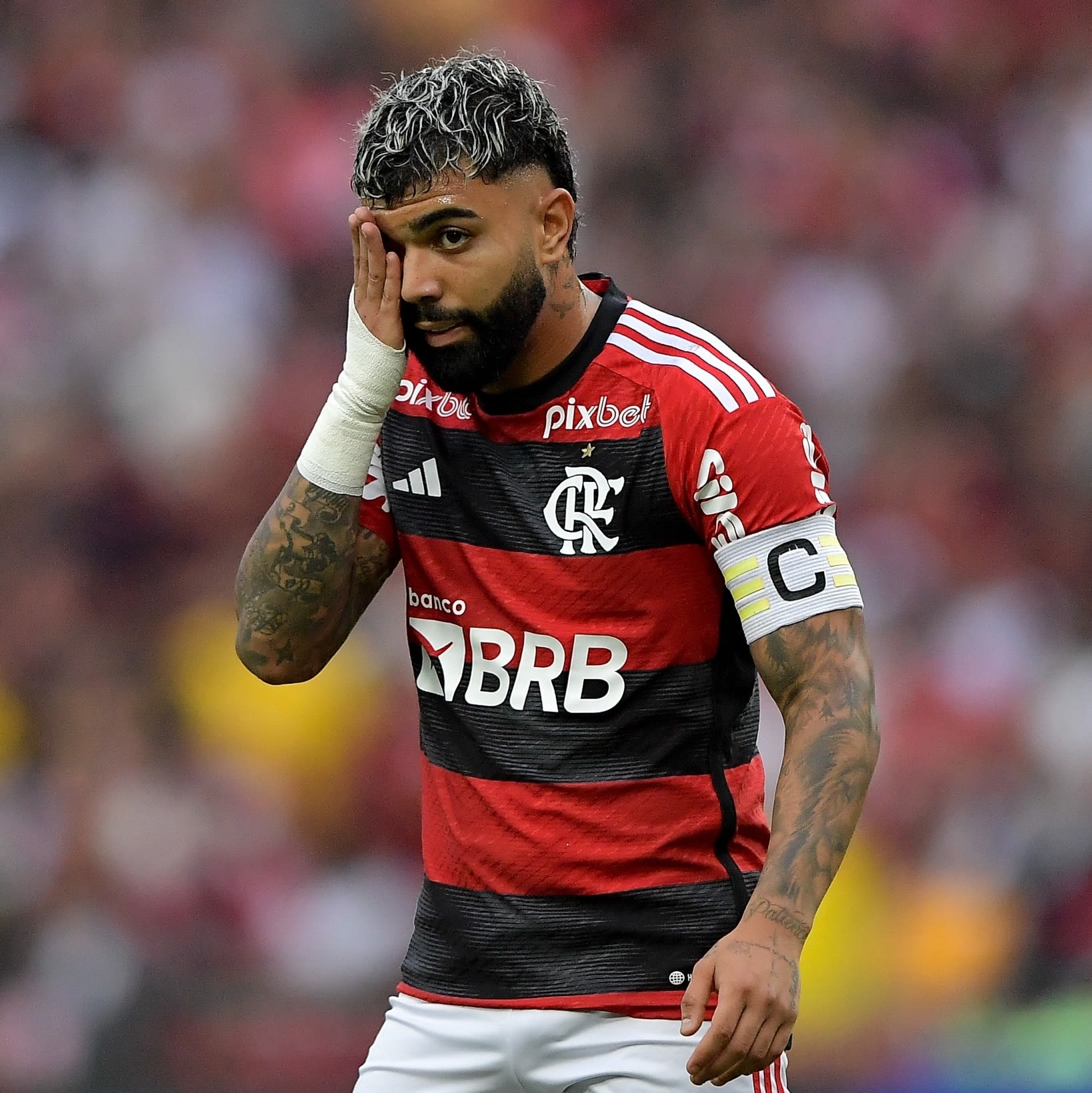 PUNIDO! Gabigol retorna aos treinos com novo número de camisa no Flamengo