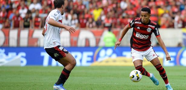 Fla vê copo meio cheio em empate e celebra bom jogo contra outro favorito