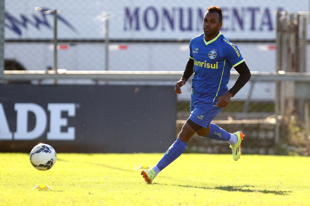 Grêmio aposta em Fernandinho para resolver seca de gols no ataque